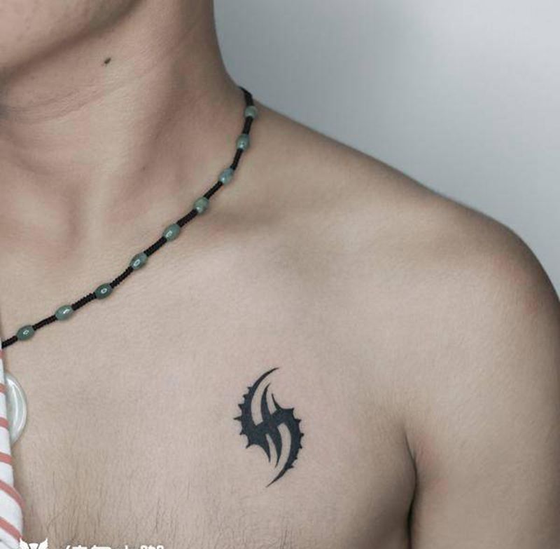 。纹身图片_胸部纹身图案