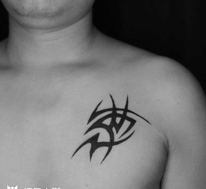 。纹身图片_胸部纹身图案