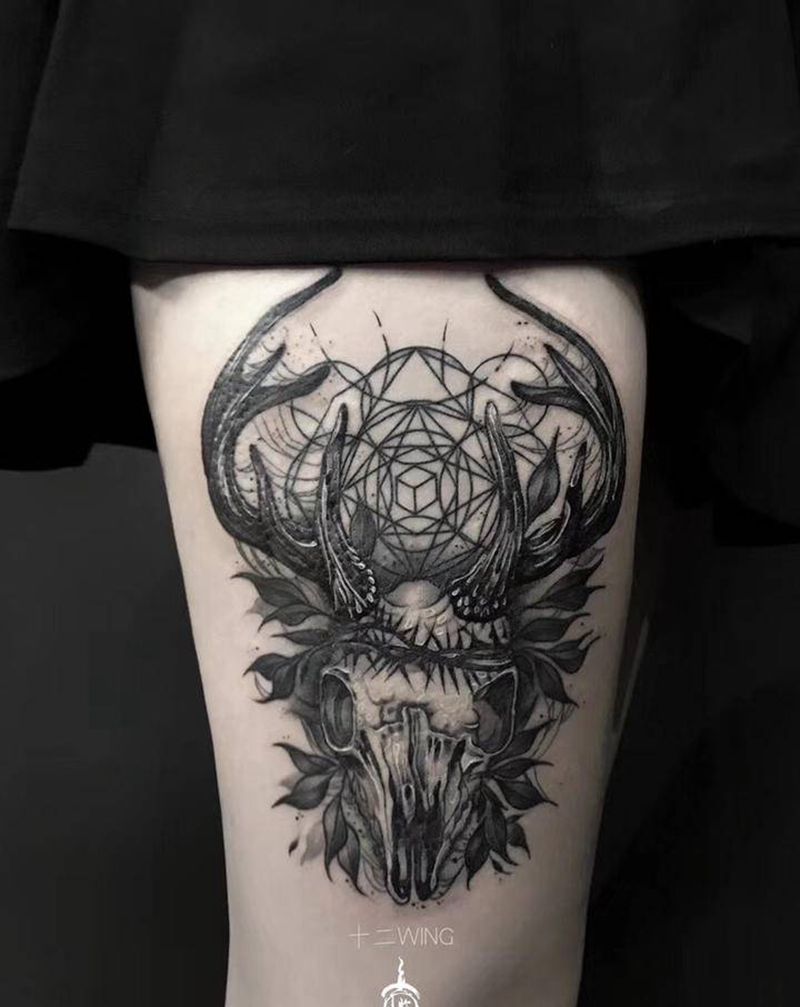 骷髅鹿头纹身图片_腿部欧美写实纹身图案