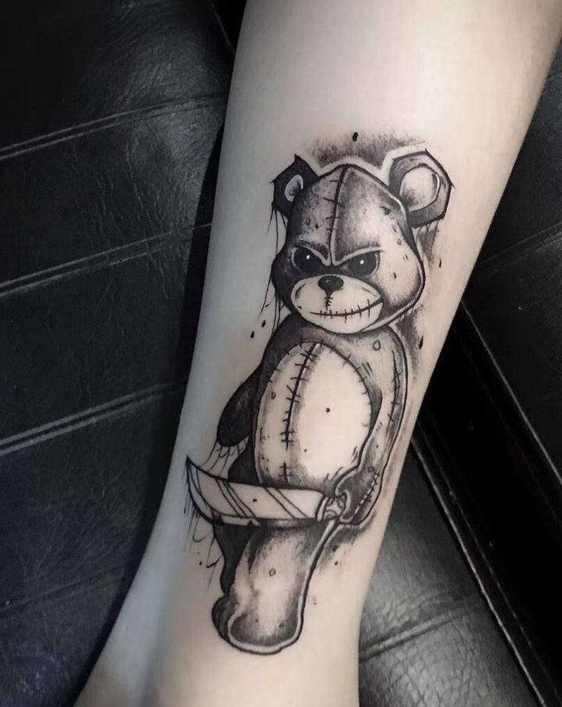布偶暗黑熊纹身图片_腿部欧美写实暗黑纹身图案