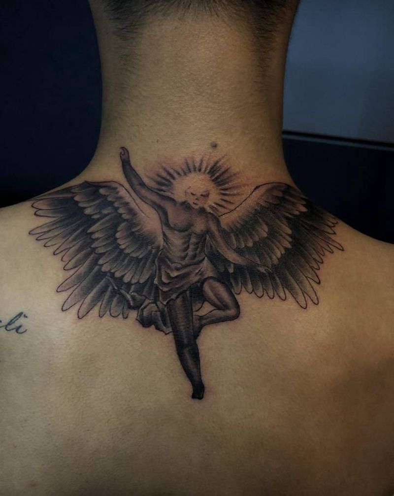 。纹身图片_颈部纹身图案