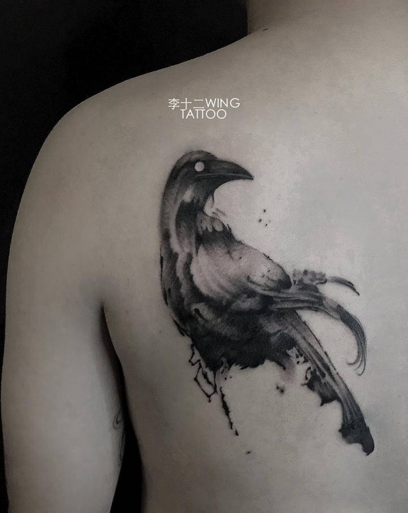 乌鸦纹身图片_背部水墨纹身图案