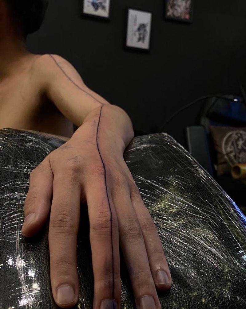 死亡直线纹身图片_手部几何纹身图案