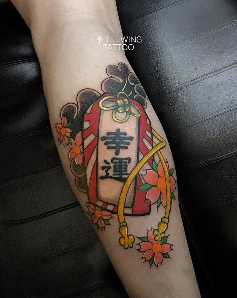 幸运符纹身图片_腿部老传统纹身图案