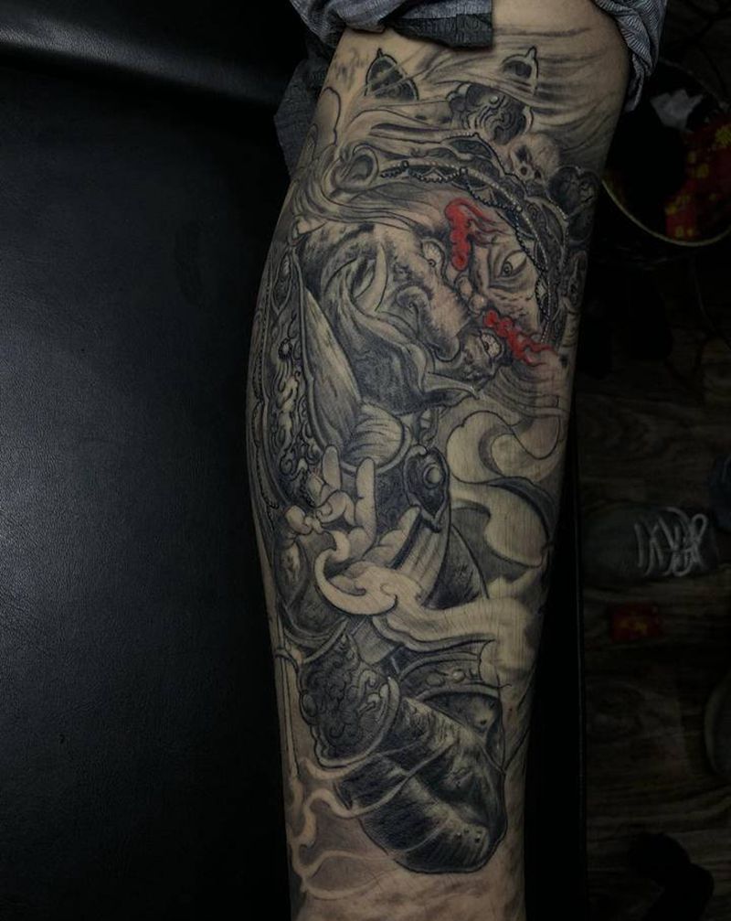 大黑天纹身图片_腿部纹身图案