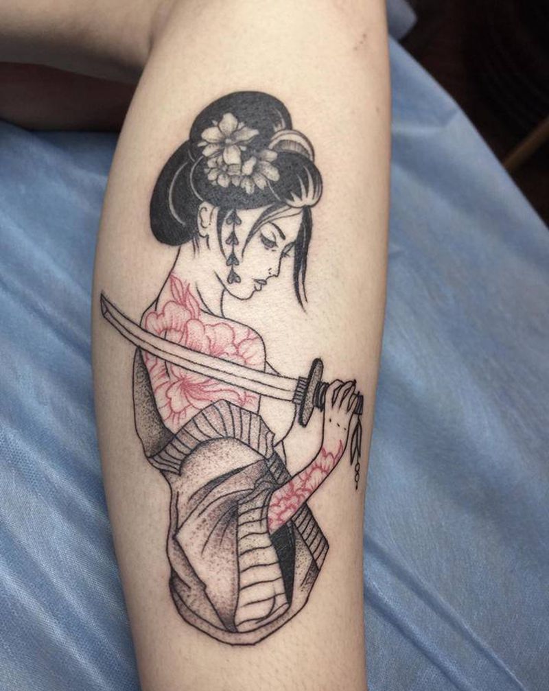 更新纹身图片_腿部纹身图案