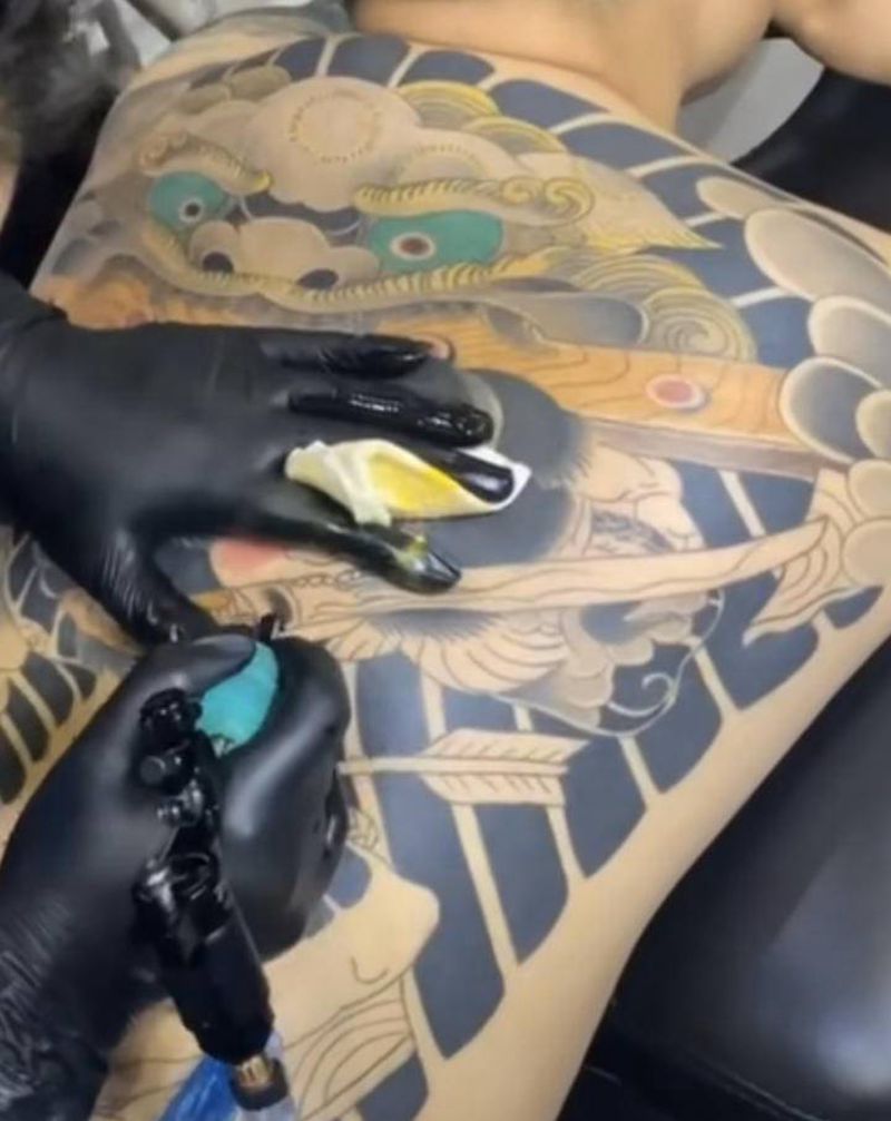 日式满背纹身图片_老传统纹身图案