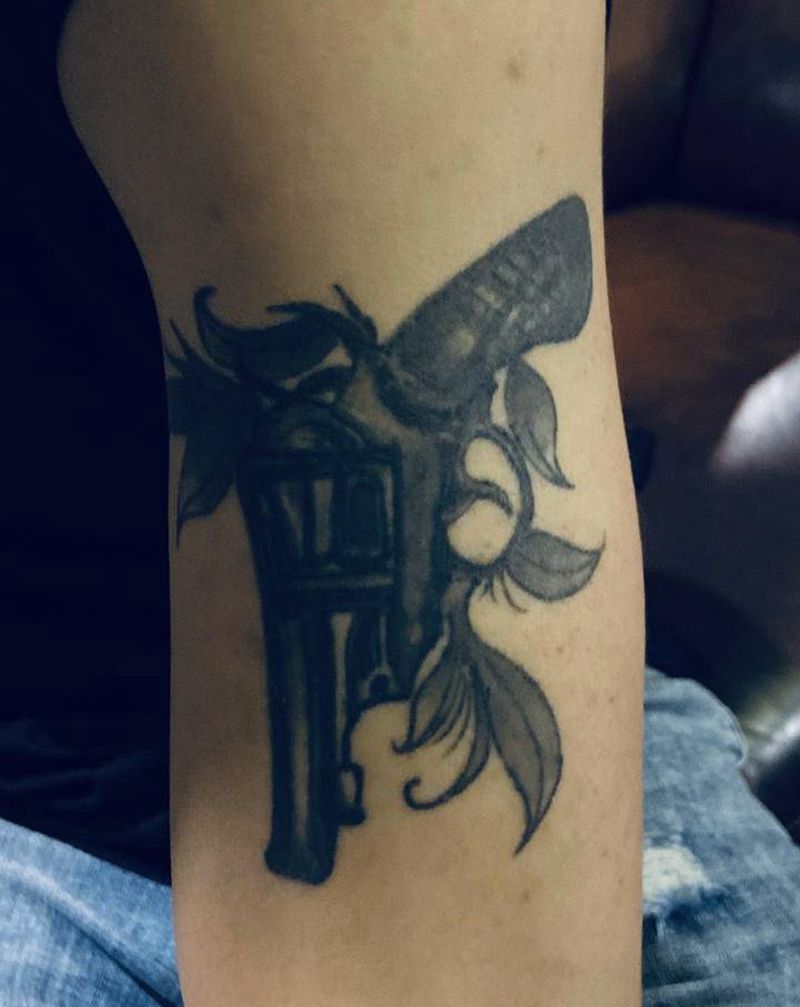 鲤鱼纹身图片_手臂新传统纹身图案