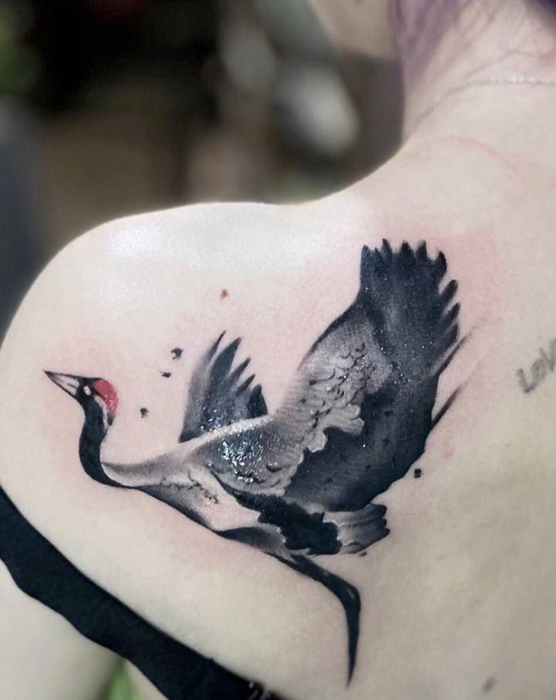 水墨仙鹤纹身图片_背部水墨纹身图案