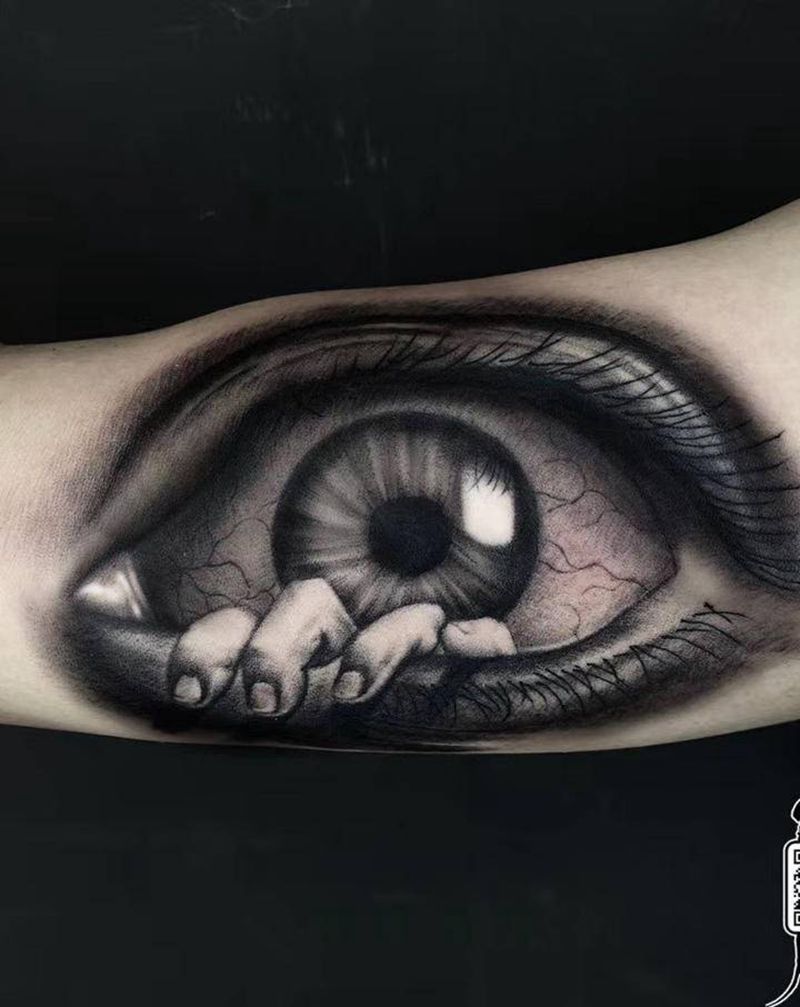 写实眼睛纹身图片_手臂手部欧美写实纹身图案