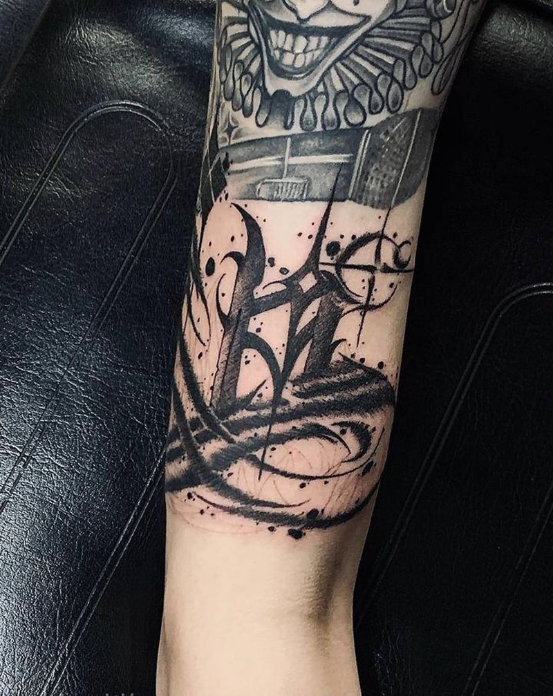 迪纹身图片_手臂花体字纹身图案