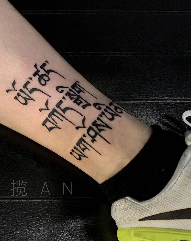 无纹身图片_腿部纹身图案