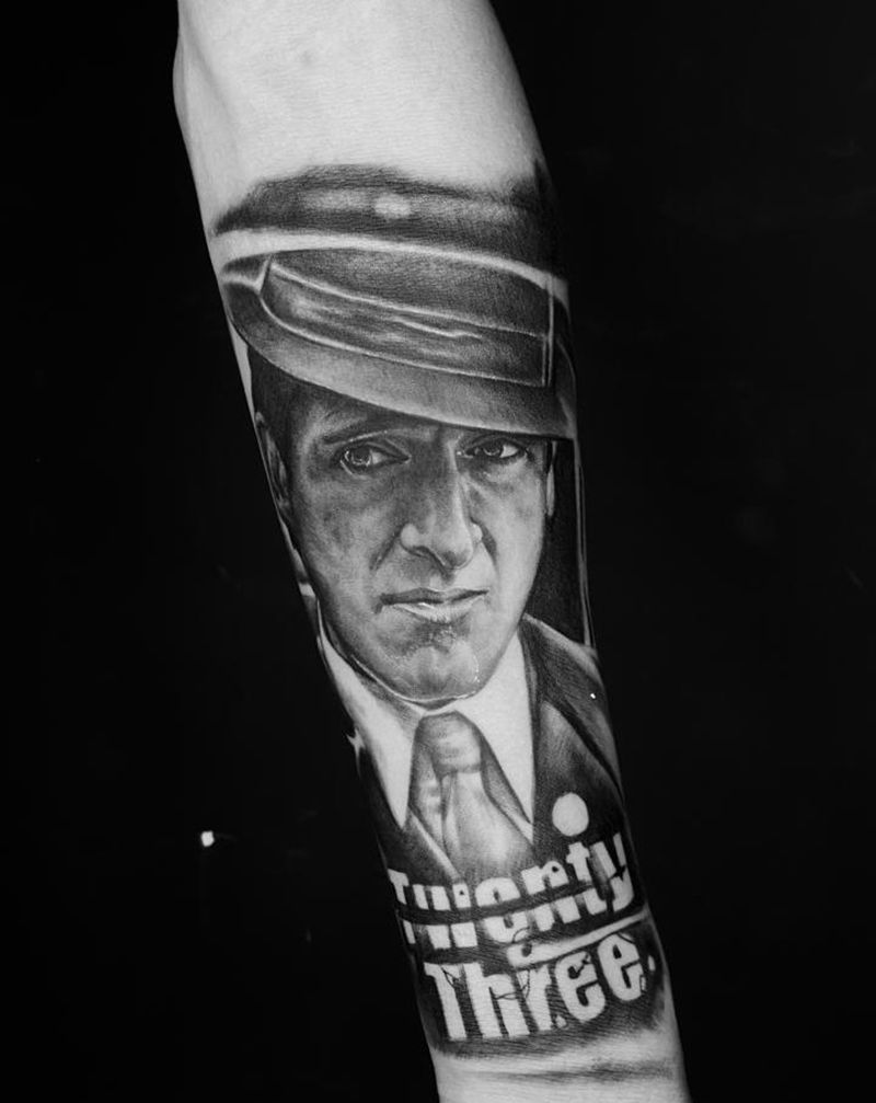 浴血黑帮写实人物纹身图片_手臂欧美写实纹身图案