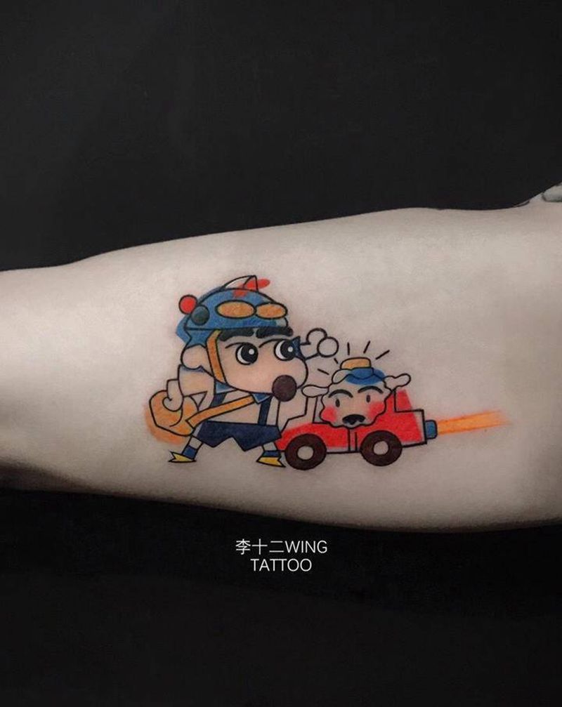 蜡笔小新纹身图片_手臂水彩卡通纹身图案