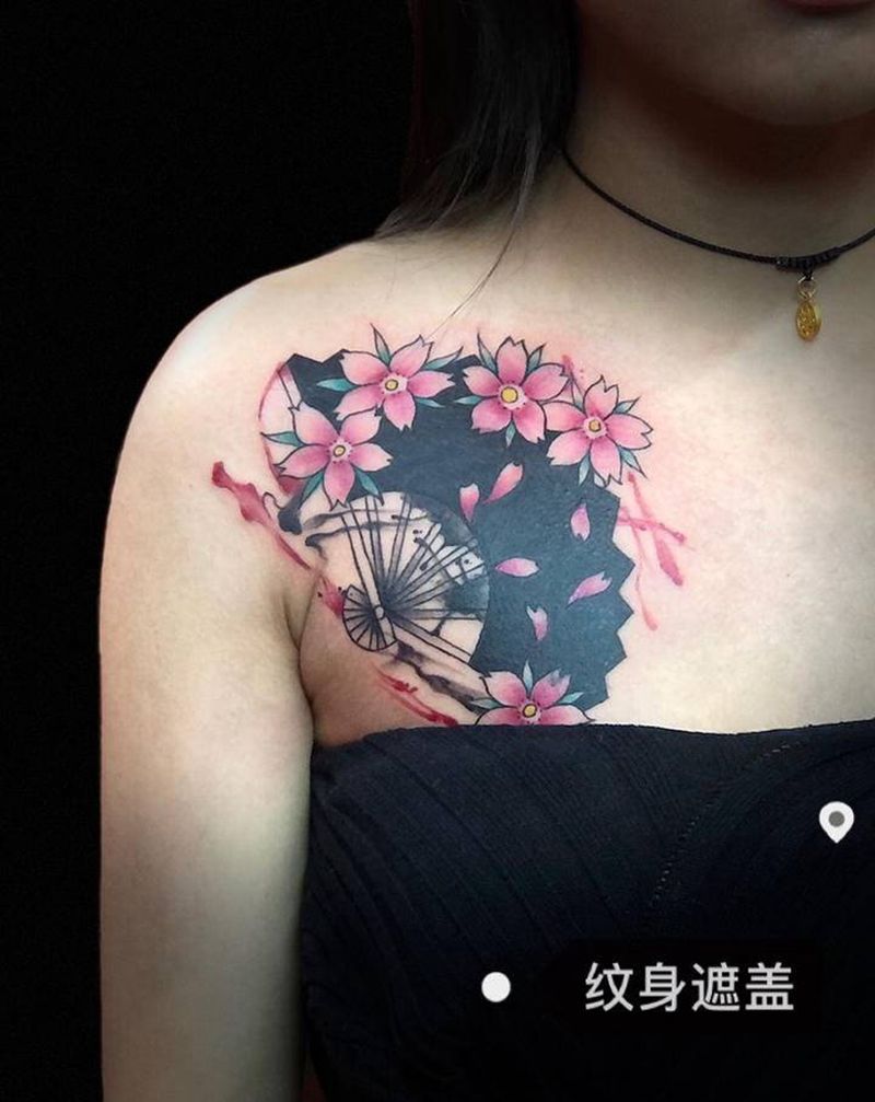 遮盖纹身图片_胸部纹身图案