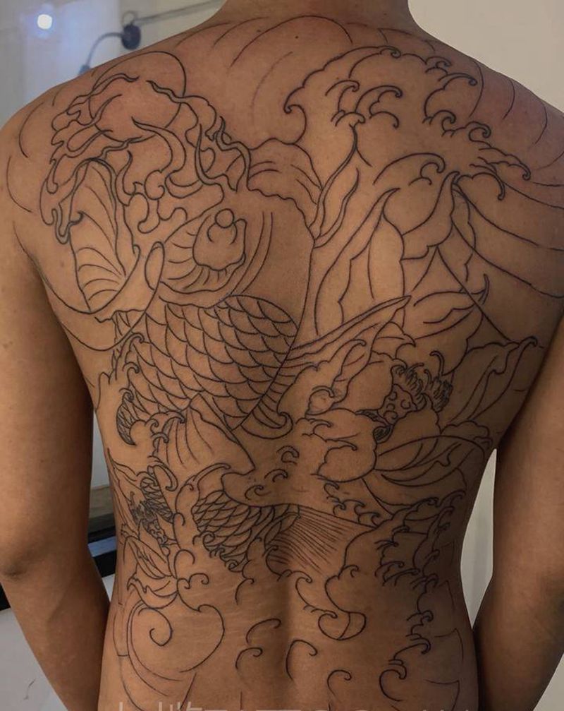 传统鲤鱼满背/未完成纹身图片_背部纹身图案