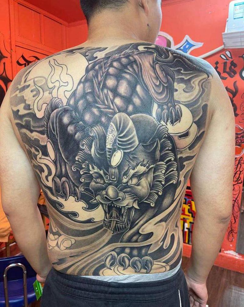 经历5次，完成80%纹身图片_背部新传统纹身图案