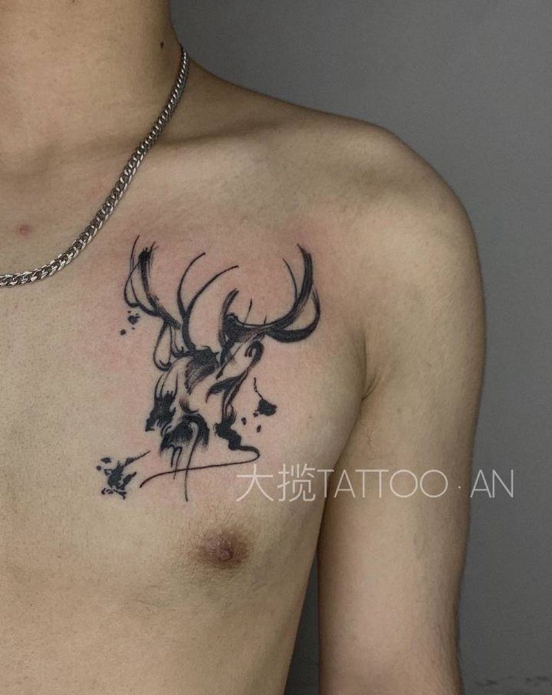 鹿纹身图片_胸部水墨纹身图案