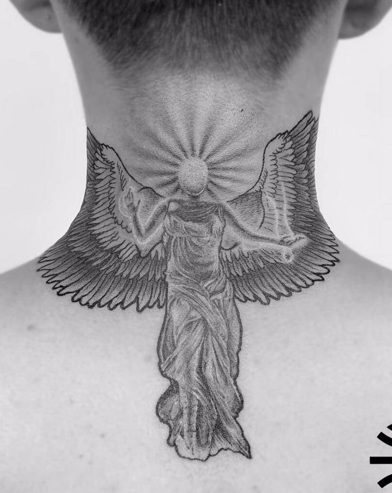 勝利女神纹身图片_颈部欧美写实雕塑纹身图案