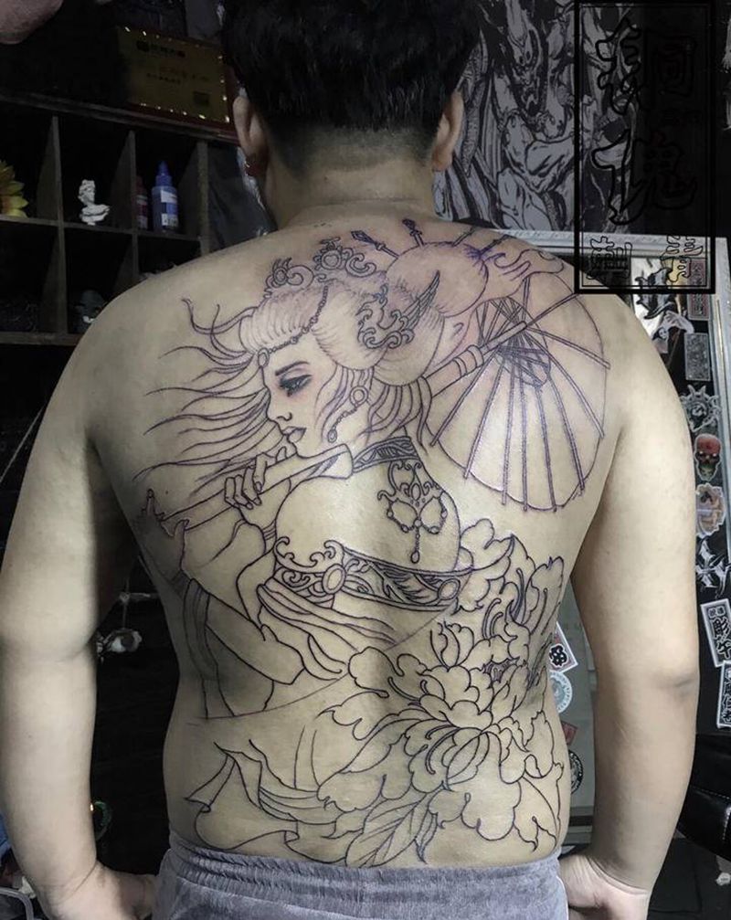 艺伎满背纹身图片_背部纹身图案