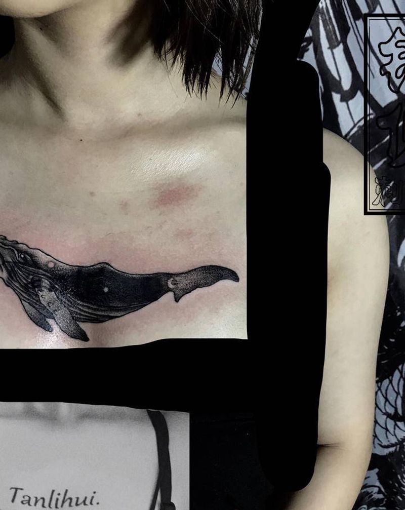 鲸鱼纹身图片_胸部纹身图案