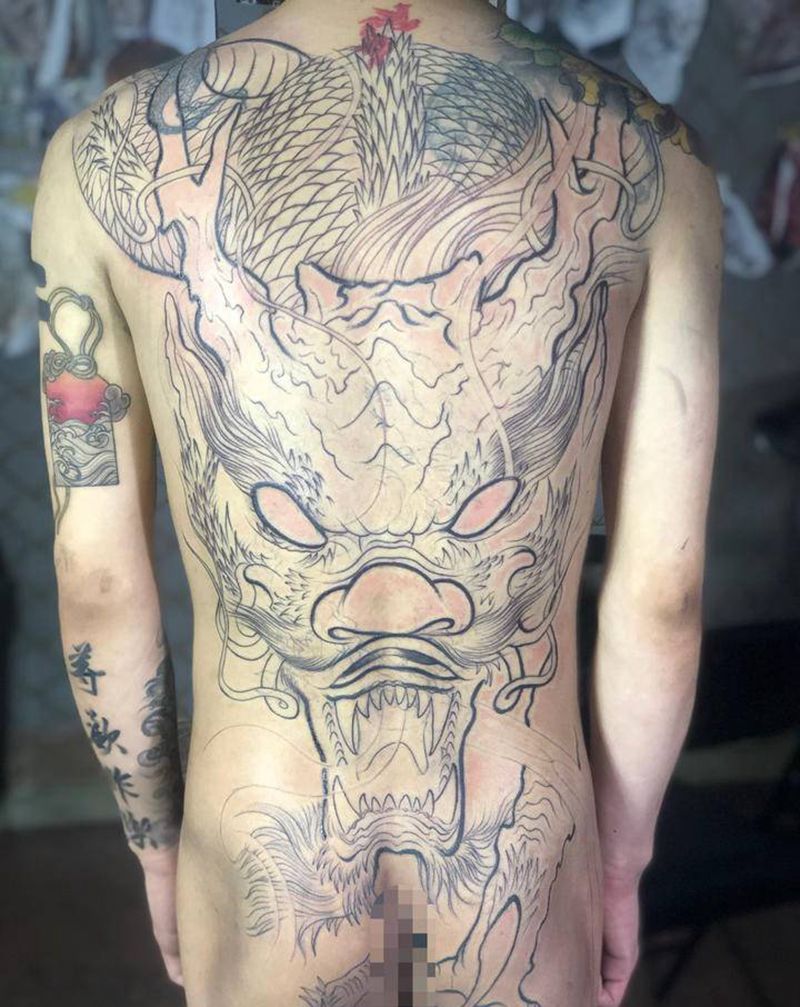 龙纹身图片_背部纹身图案