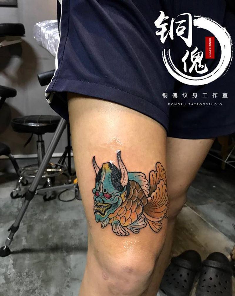 般若v鱼纹身图片_腿部老传统纹身图案