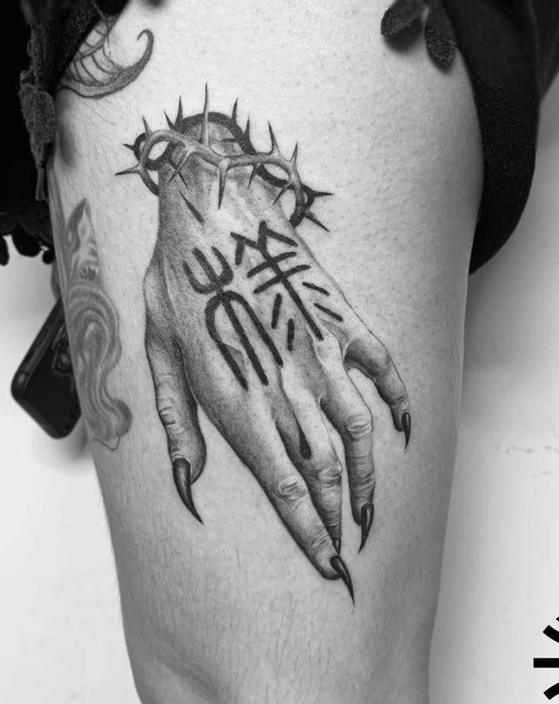 手纹身图片_腿部欧美写实手 恶魔纹身图案