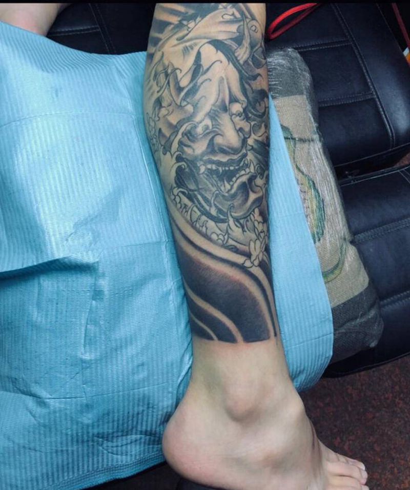 般若纹身图片_腿部纹身图案