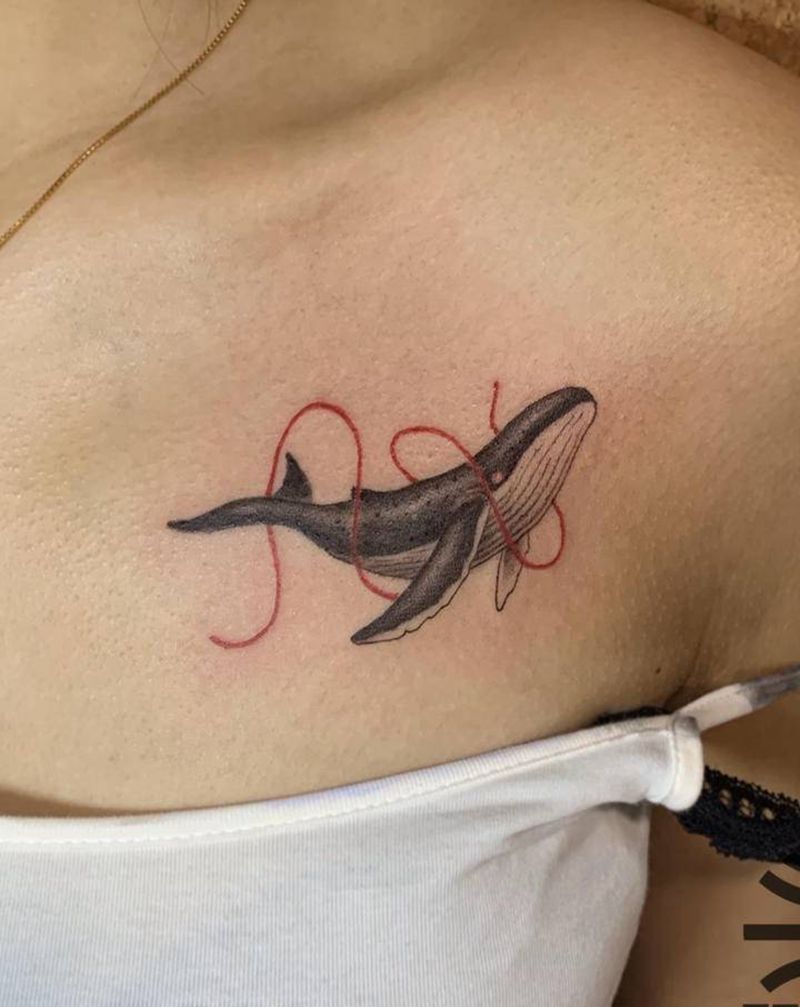 鲸鱼两枚纹身图片_胸部腰部纹身图案