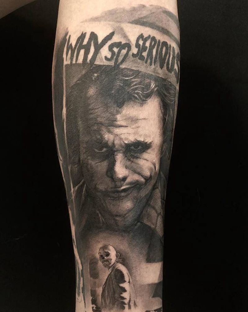 小丑希斯莱杰纹身图片_腿部欧美写实纹身图案