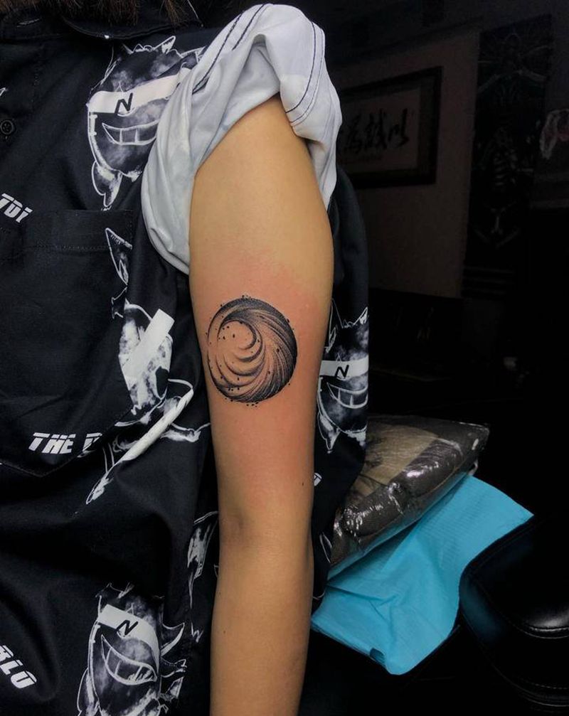 月亮纹身图片_手臂纹身图案