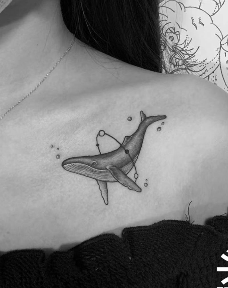 鲸鱼纹身图片_肩部纹身图案