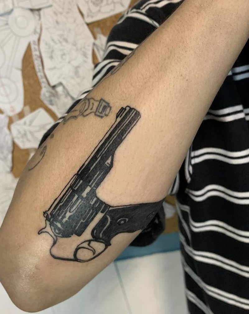 枪纹身图片_手臂图腾纹身图案
