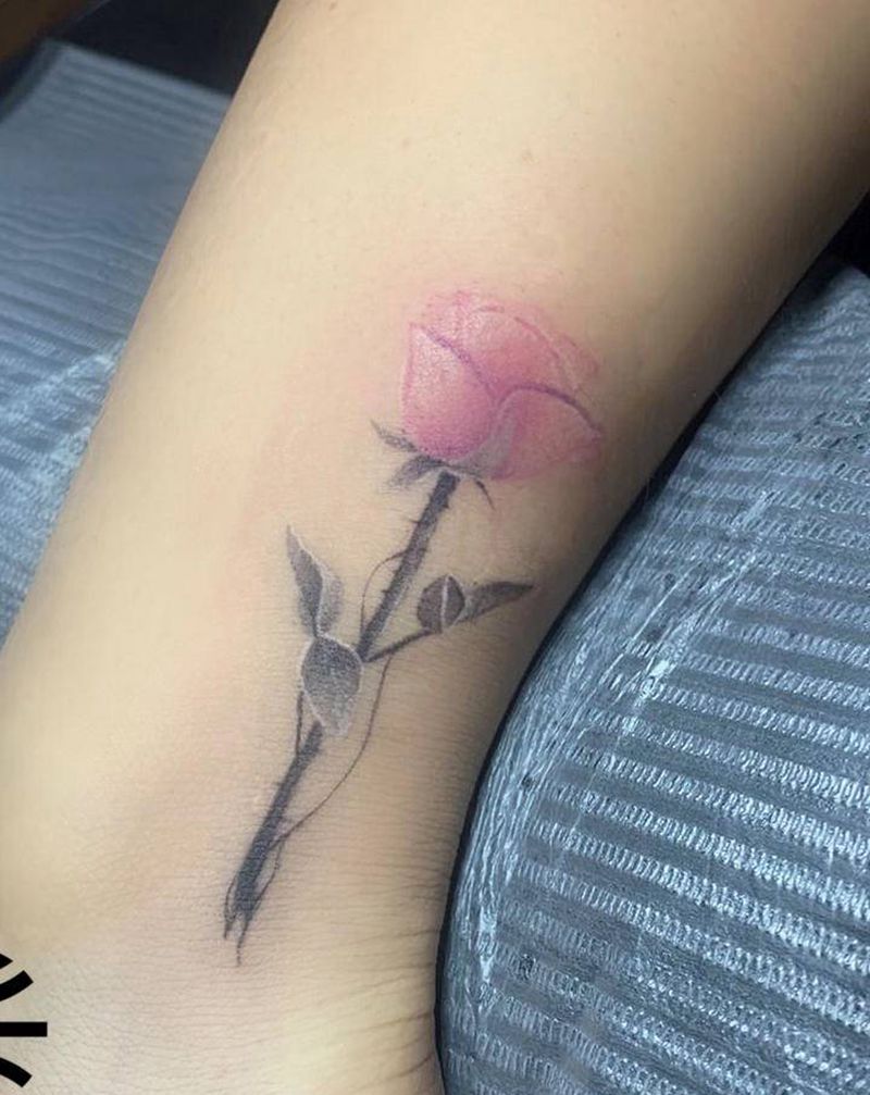 玫瑰纹身图片_脚部纹身图案