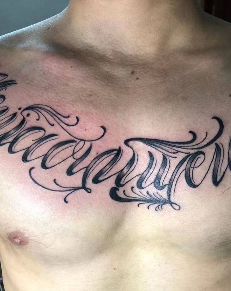 花体字纹身图片_胸部纹身图案