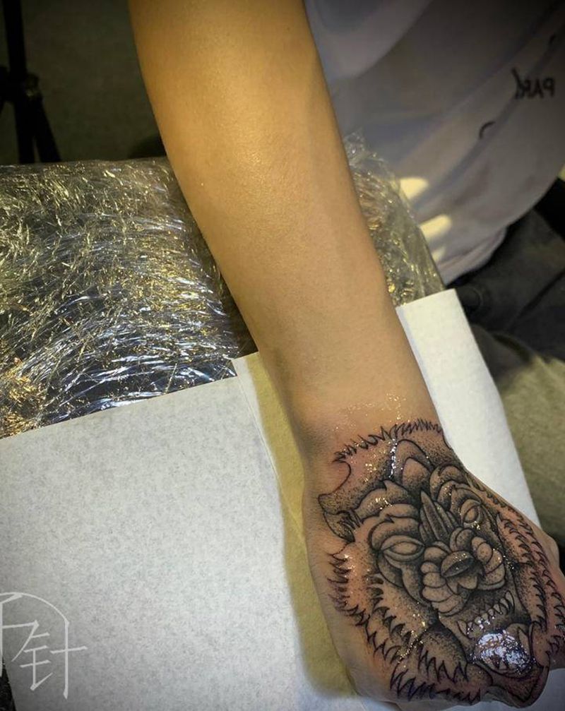 满手背-纹身图片_手部纹身图案