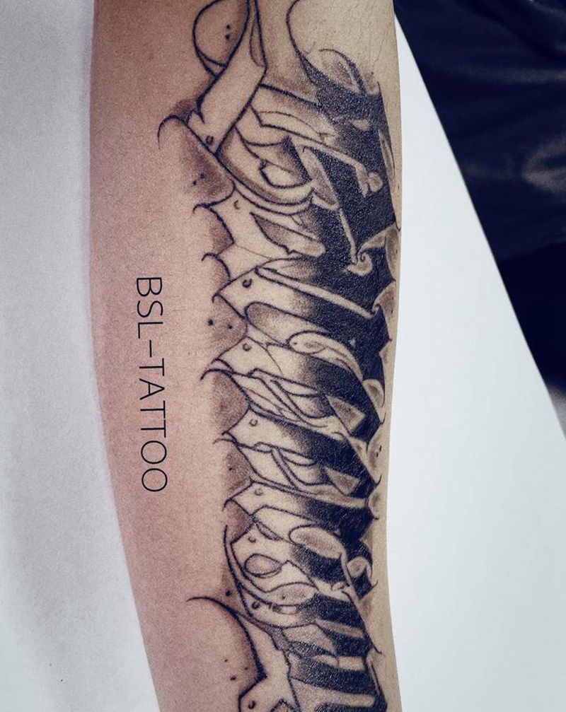 自带图：Careerist纹身图片_手臂花体字纹身图案