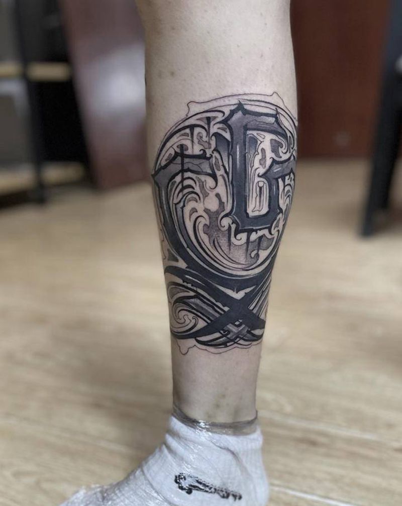 花体字纹身图片_脚部纹身图案