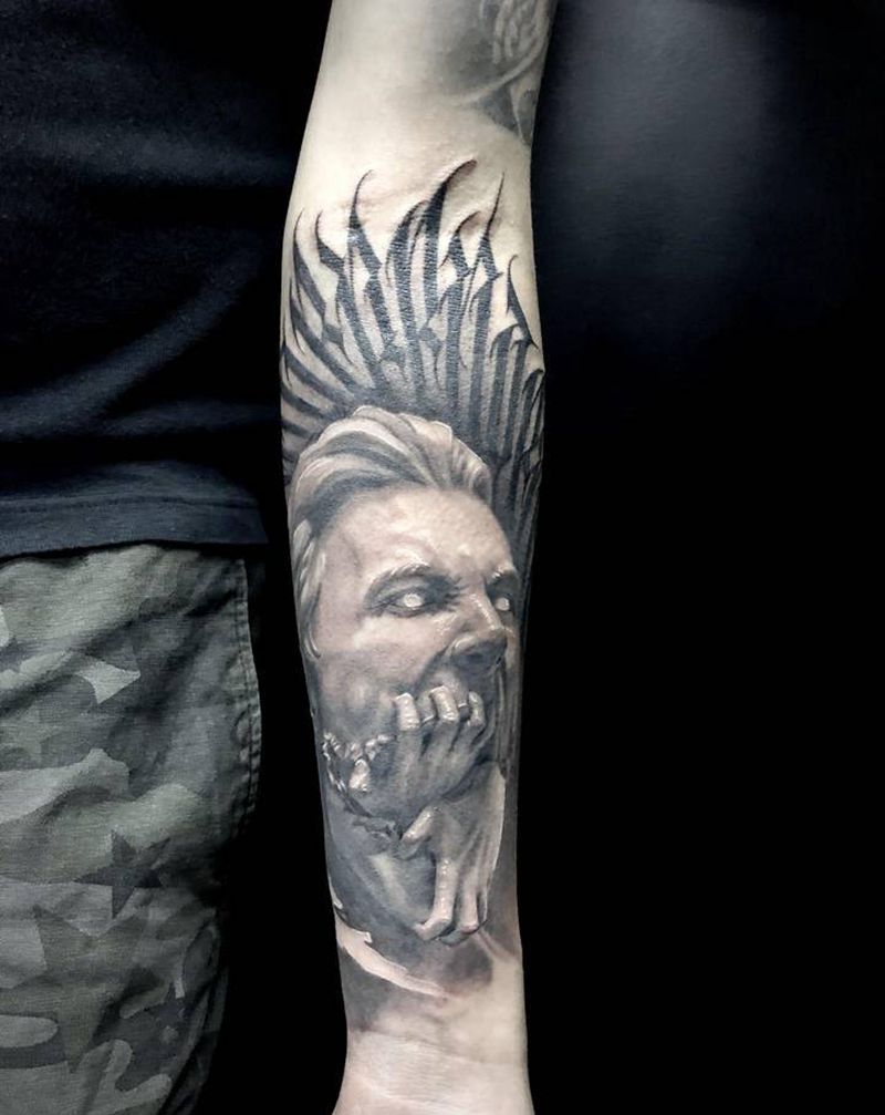 写实人物加花体字纹身图片_手臂手部欧美写实花体字纹身图案