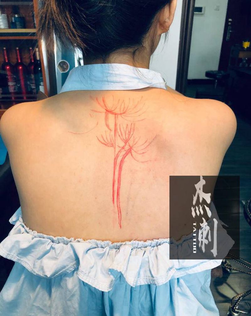 彼岸花纹身图片_背部纹身图案