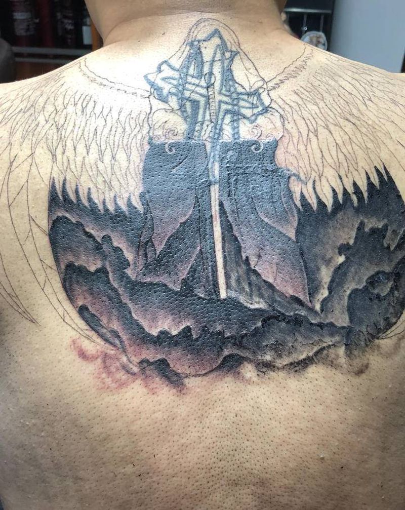 未完纹身图片_肩部背部纹身图案