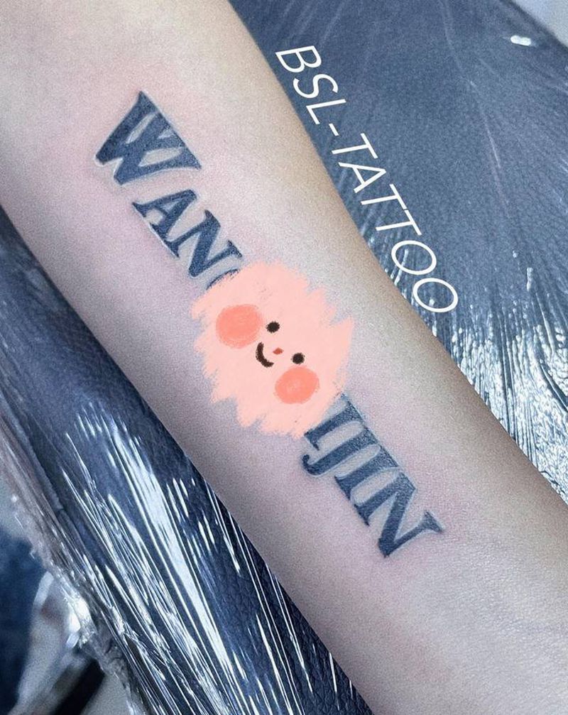 小清新：英文字纹身图片_手部几何英文字纹身图案