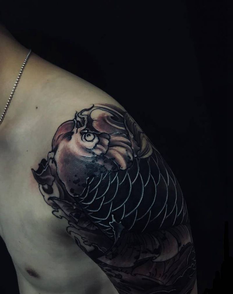 鲤鱼纹身图片_手臂新传统纹身图案