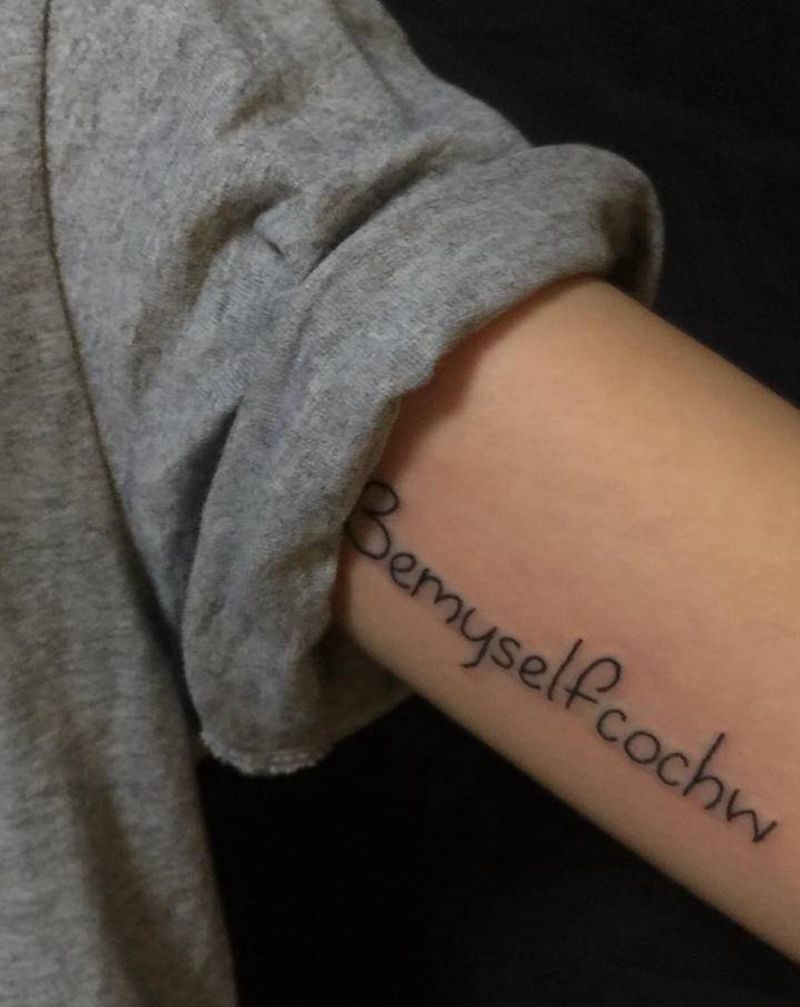 英文字母纹身图片_手臂花体字小清新纹身图案