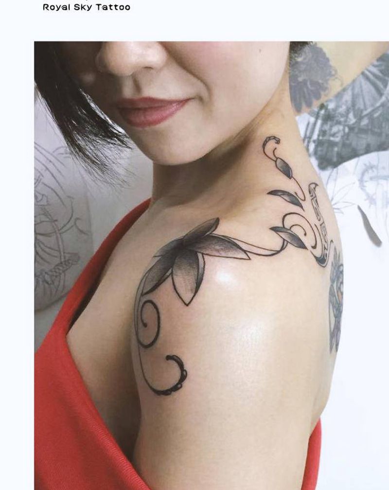 滕花纹身图片_肩部颈部图腾点刺纹身图案