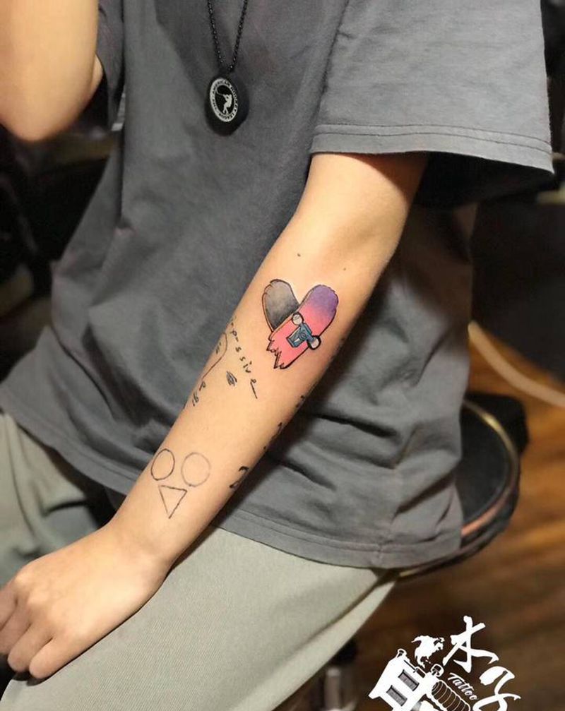 滑板纹身图片_手臂纹身图案