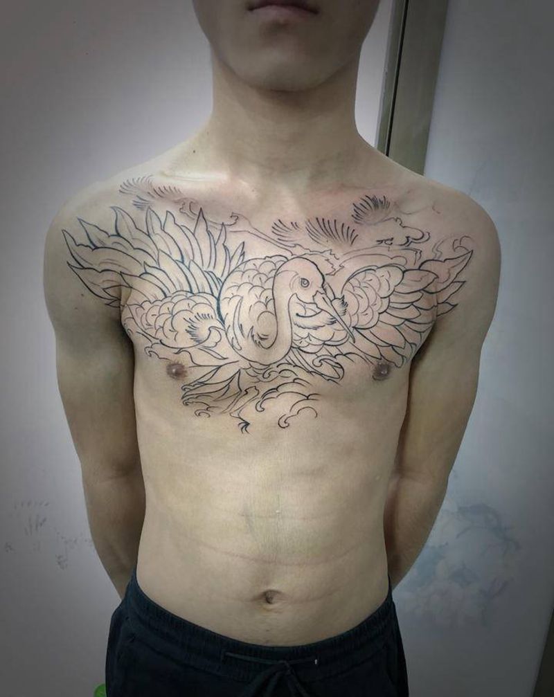 鹤纹身图片_胸部纹身图案