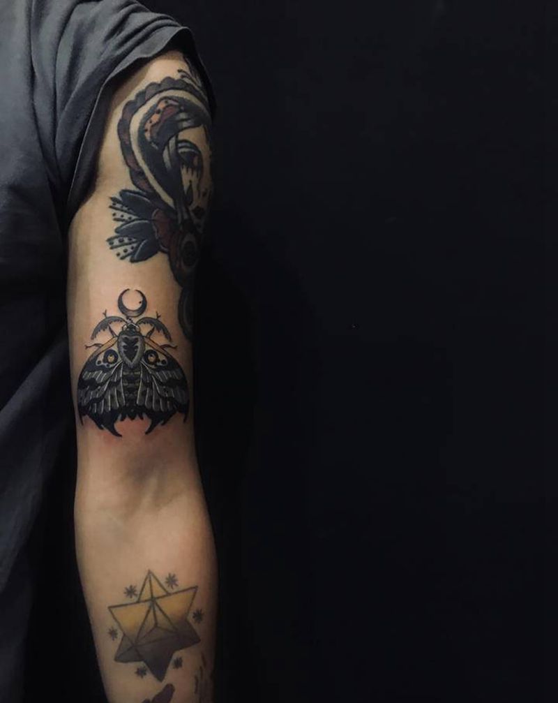 蝴蝶纹身图片_手臂New School纹身图案