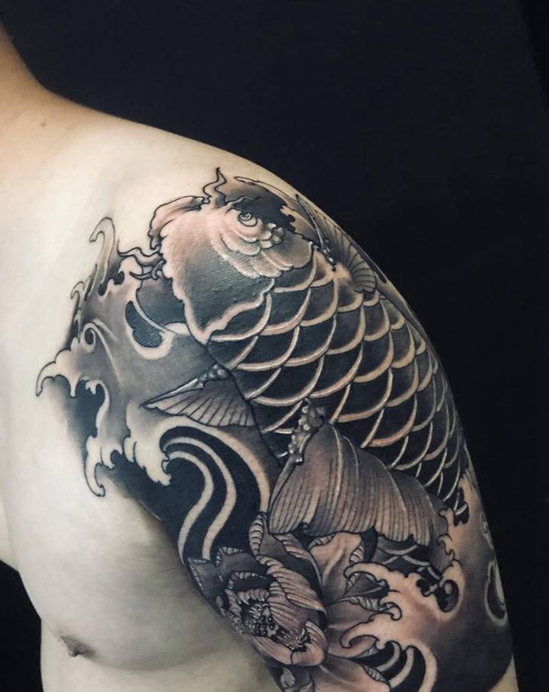 鲤鱼纹身图片_新传统纹身图案